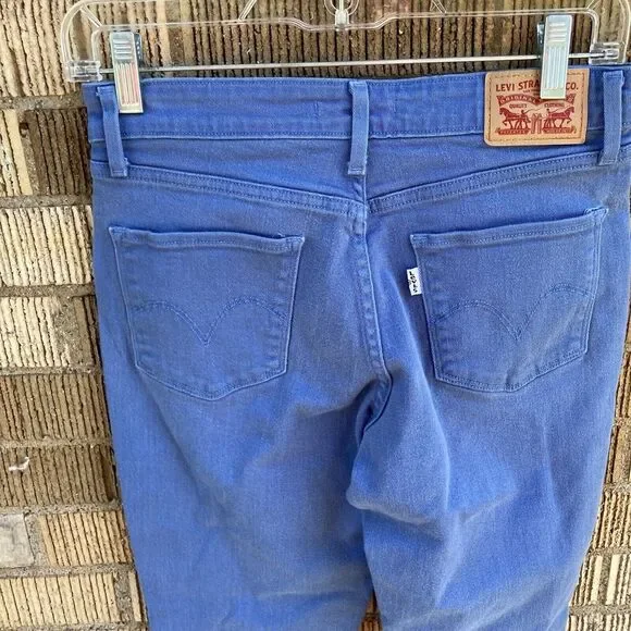 Women's Size 27 Levi's Stretch Dyed Blue Color Flooded Capri Ankle Jean Pants - Picture 6 of 8